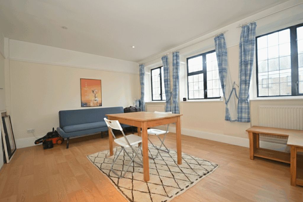 The Highway, Beaconsfield, HP9