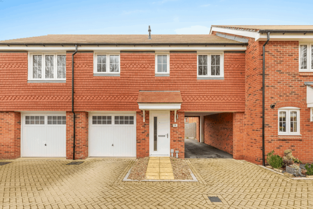 Chaplin Close, Thame, OX9