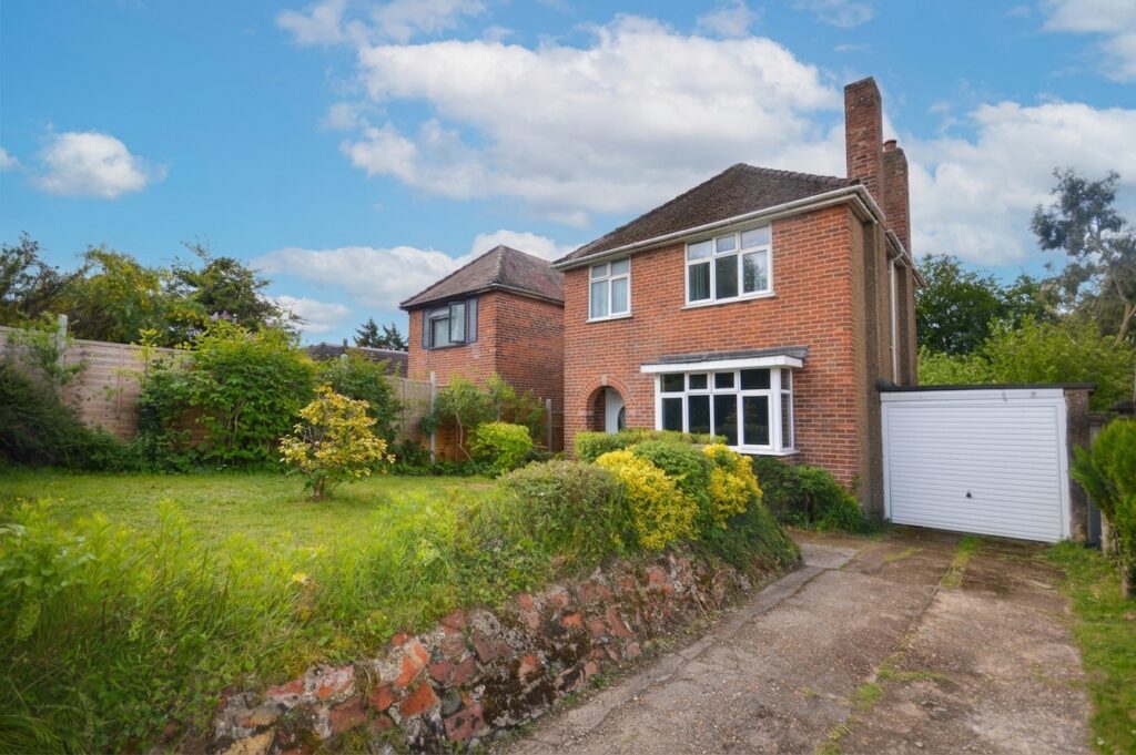 London Road, Wooburn Green, HP10