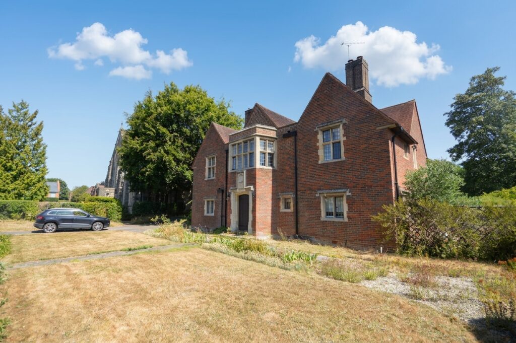 Warwick Road, Beaconsfield, HP9