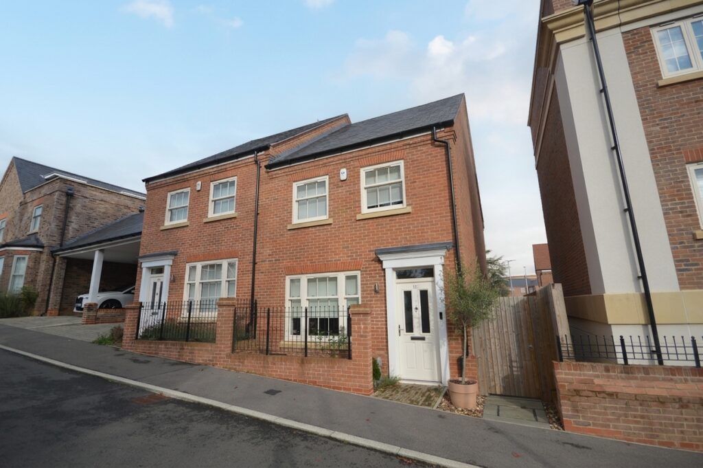 Minerva Way, Wilton Park, HP9