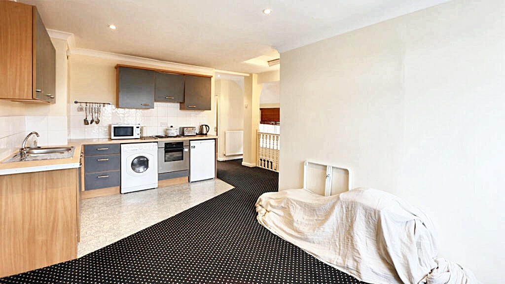 Woodside Road, Amersham, HP6