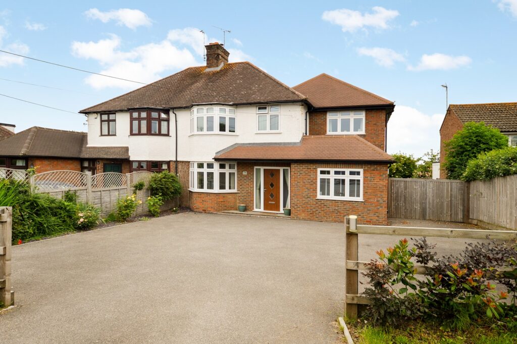Wendover Road, Weston Turville, HP22