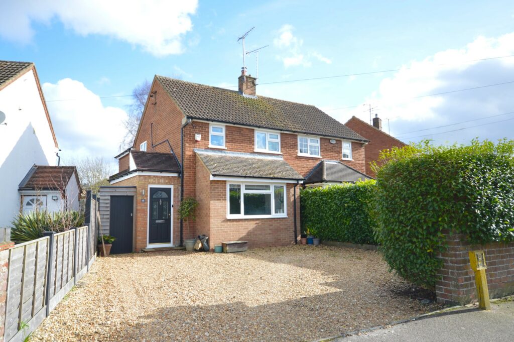 Carrington Crescent, Wendover, HP22